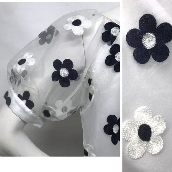 VOOM JOY HAN Embroidered DAISY PUFF Sleeve Top M - Picture 3 of 15